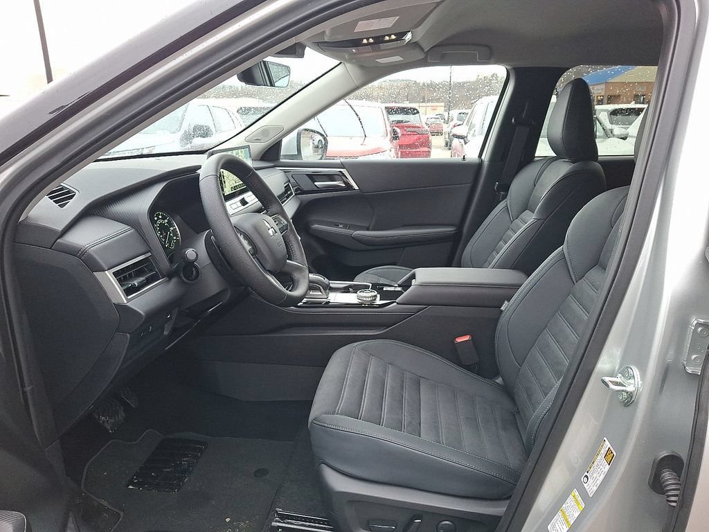 New 2026 Mitsubishi Outlander SE AWD/4WD image 6