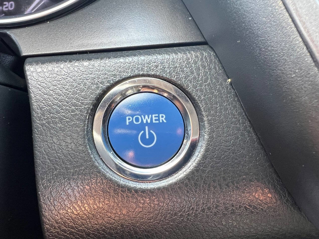 Used 2020 Toyota Camry LE image 22