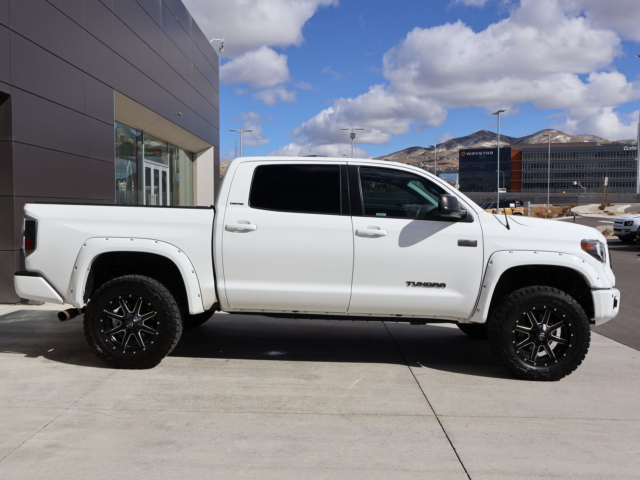 Used 2017 Toyota Tundra Limited image 4