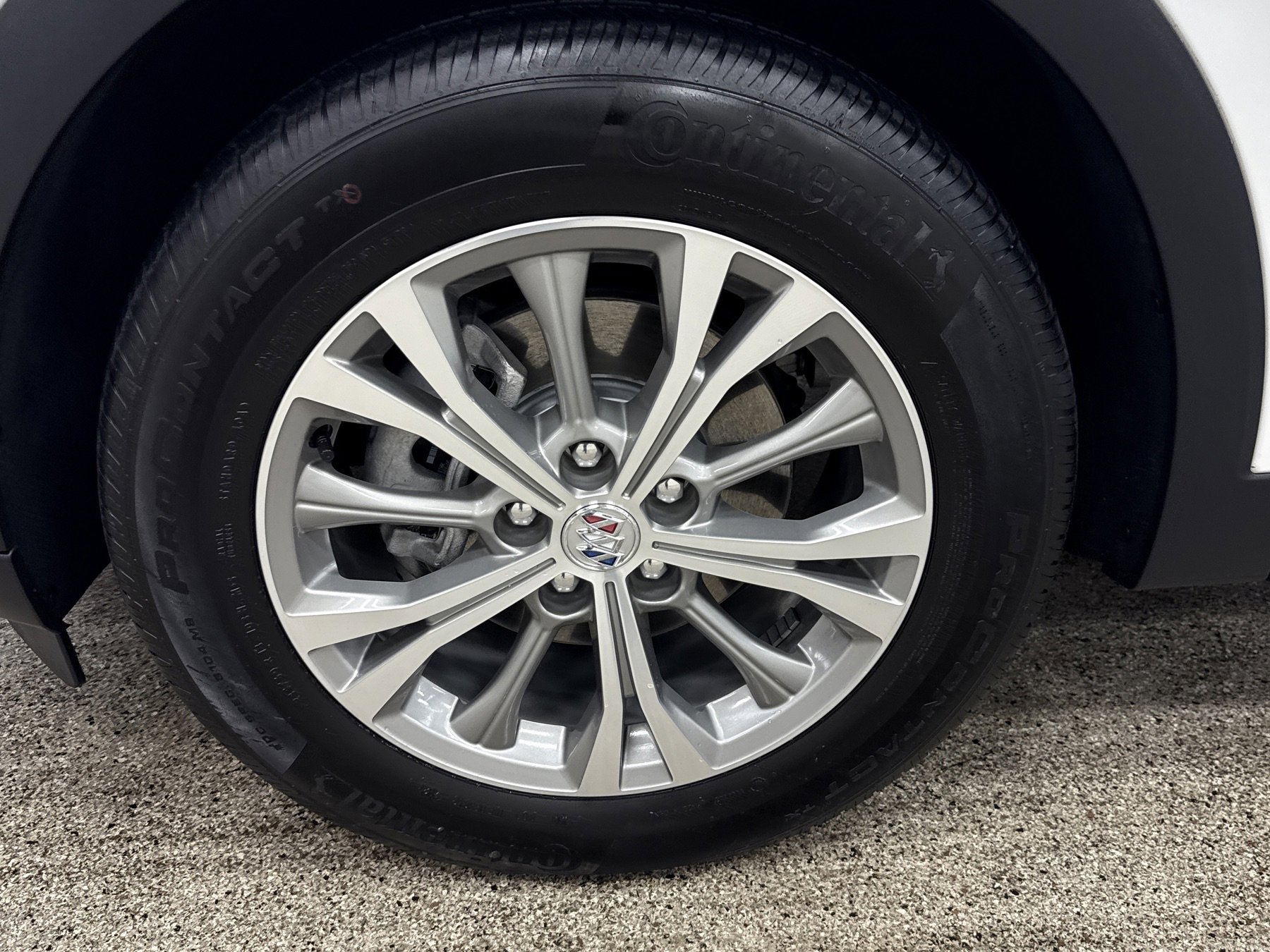 Used 2023 Buick Envision Preferred image 2