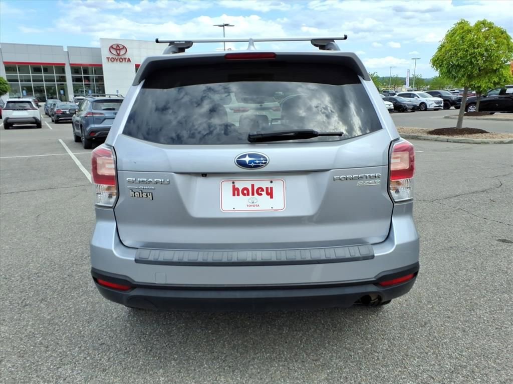 Used 2017 Subaru Forester 2.5i Premium image 6
