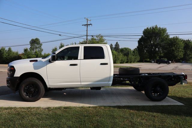 New 2025 RAM 3500 Tradesman AWD/4WD image 27