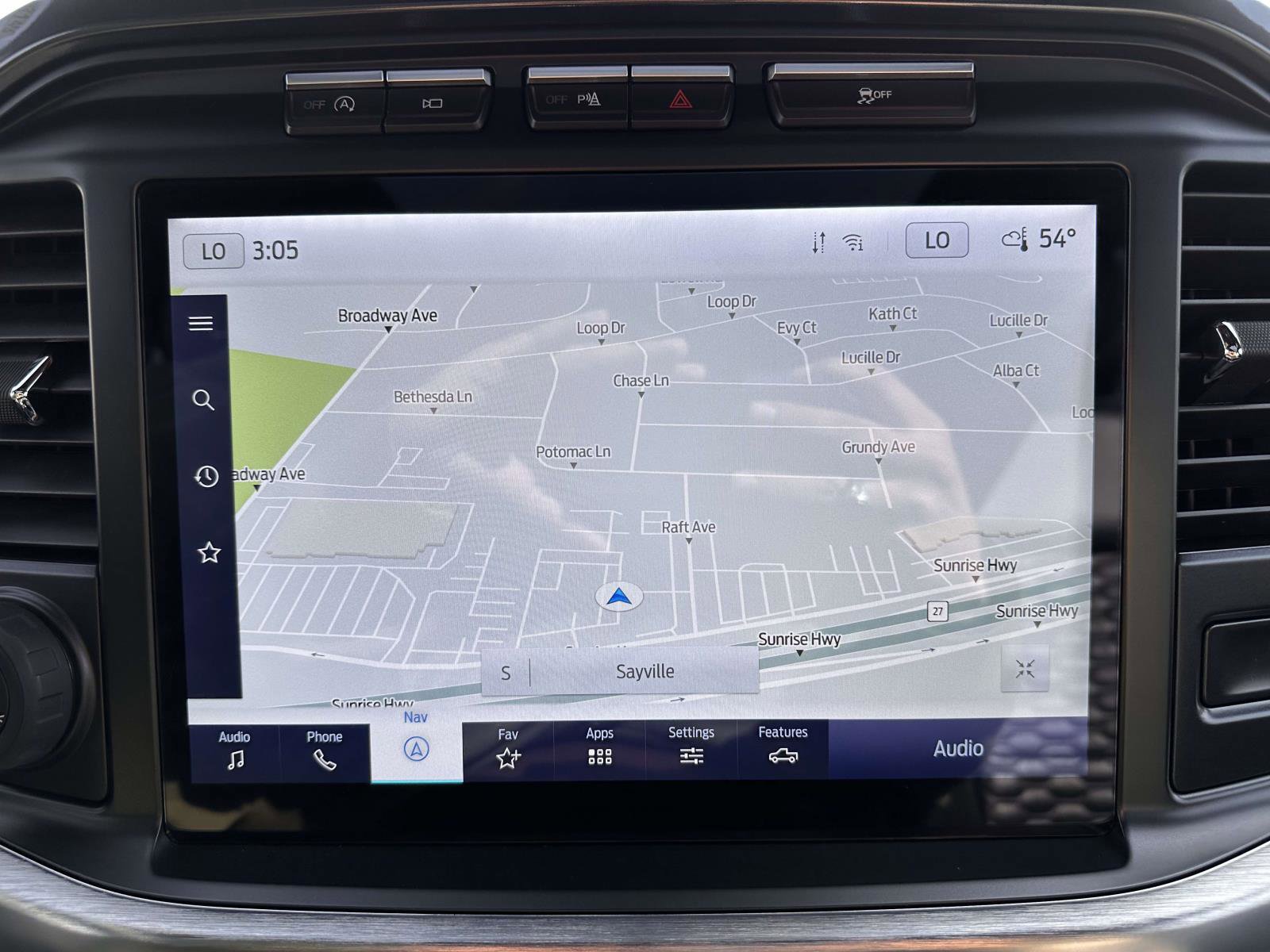 Used 2022 Ford F150 Lariat w/ Equipment Group 502A High image 24