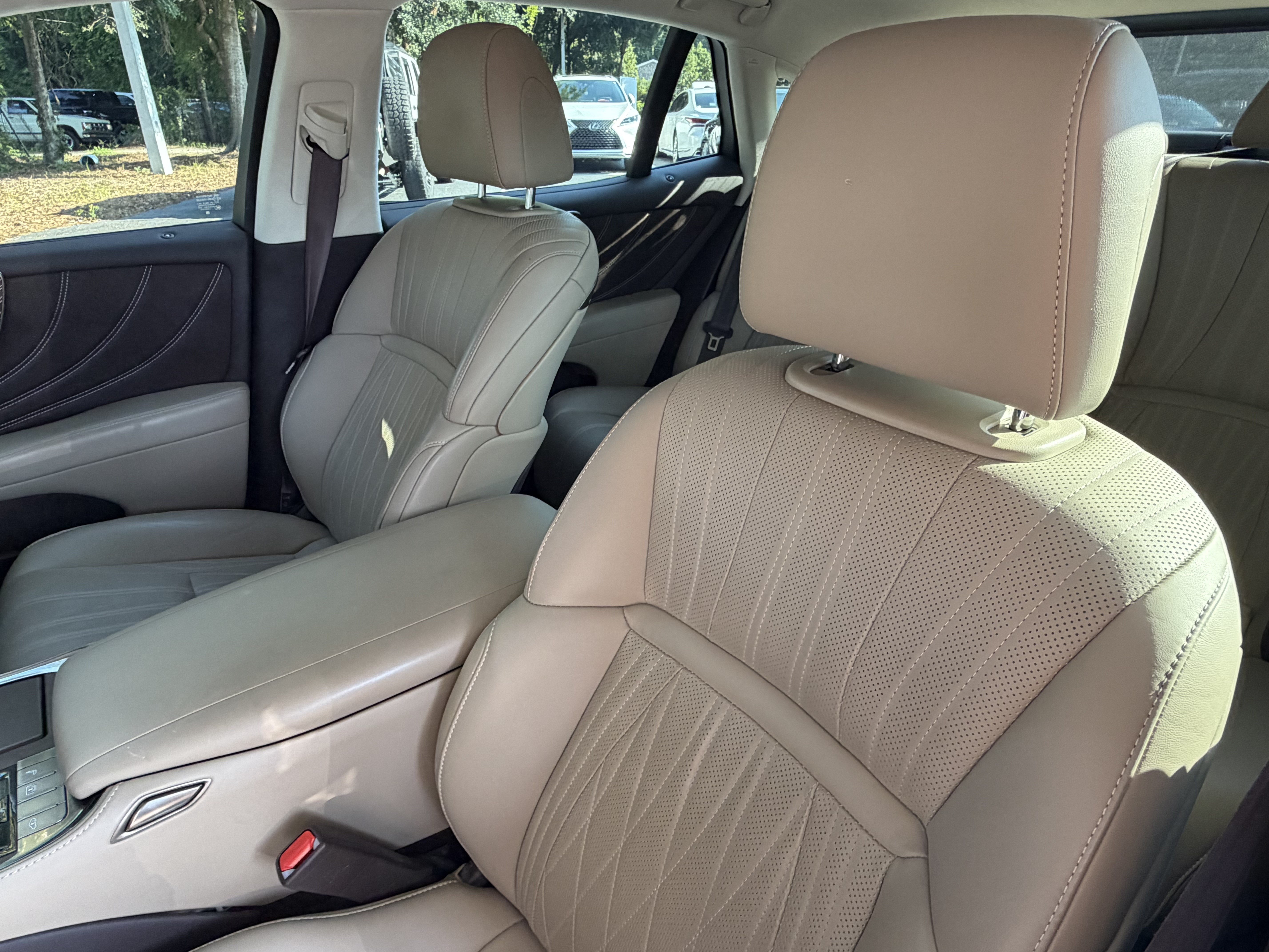 Used 2019 Lexus LS 500 w/ Interior Upgrade Package RWD image 18