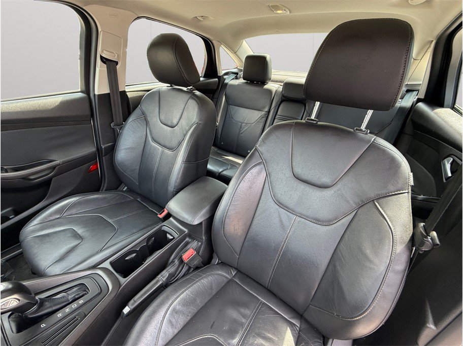 Used 2016 Ford Focus SE w/ Equipment Group 201A FWD image 16