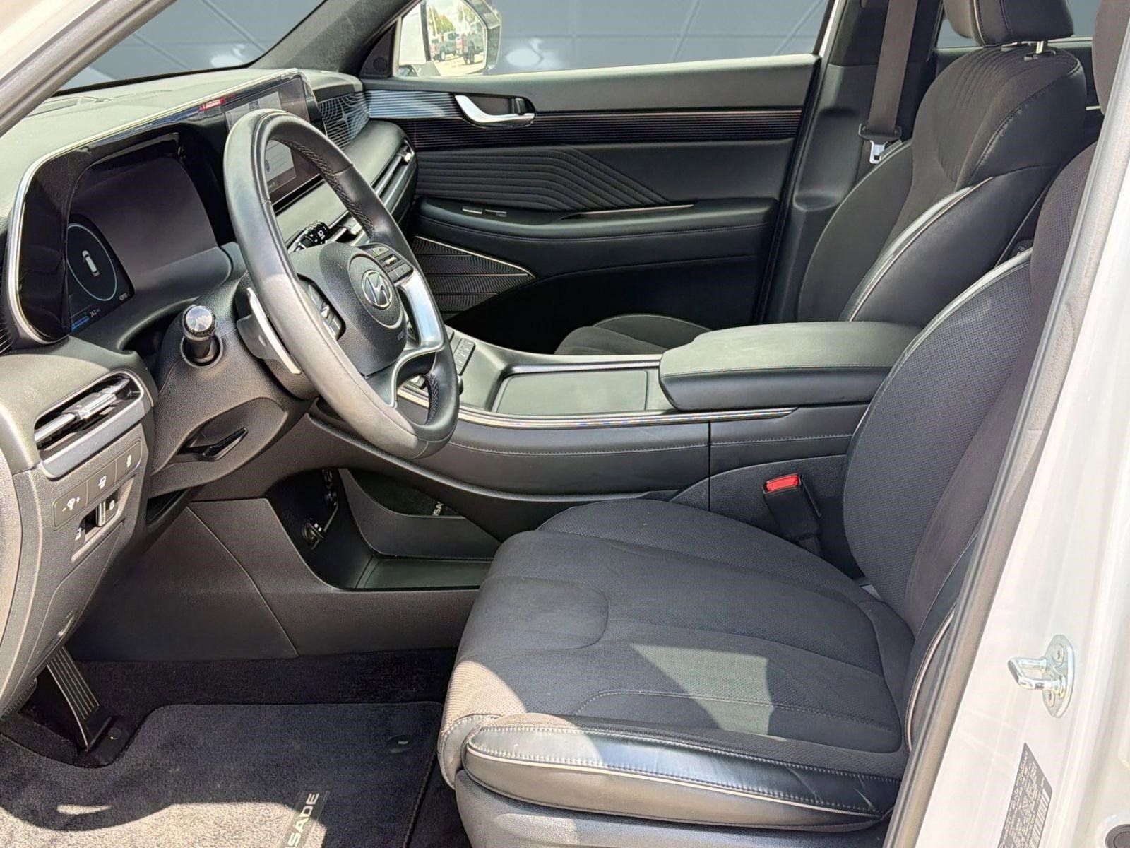 Used 2024 Hyundai Palisade Calligraphy image 5