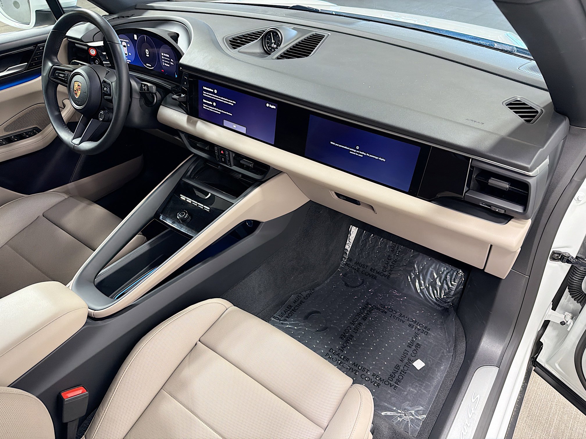 Certified 2025 Porsche Macan 4S Electric image 15