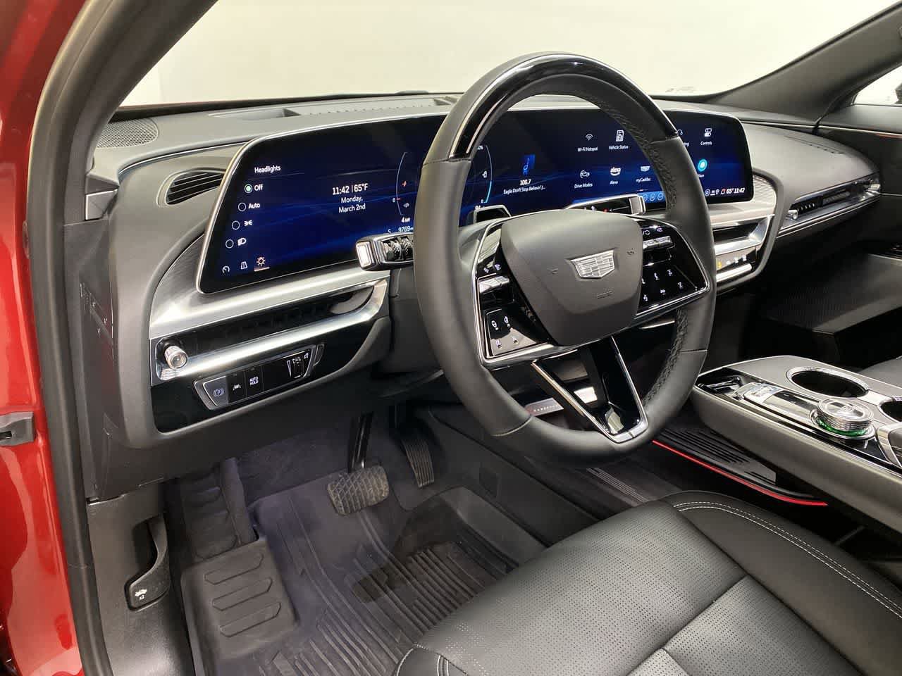 Used 2024 Cadillac Lyriq Luxury w/ LPO, Floor Liner Package AWD/4WD image 2