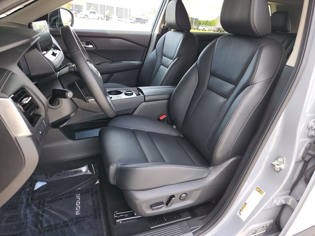 Certified 2025 Nissan Rogue SL AWD/4WD image 13