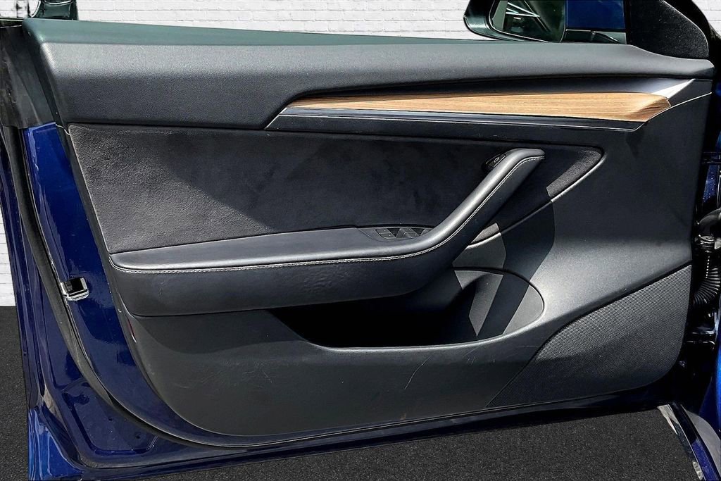 Used 2022 Tesla Model 3 Standard Range RWD image 18