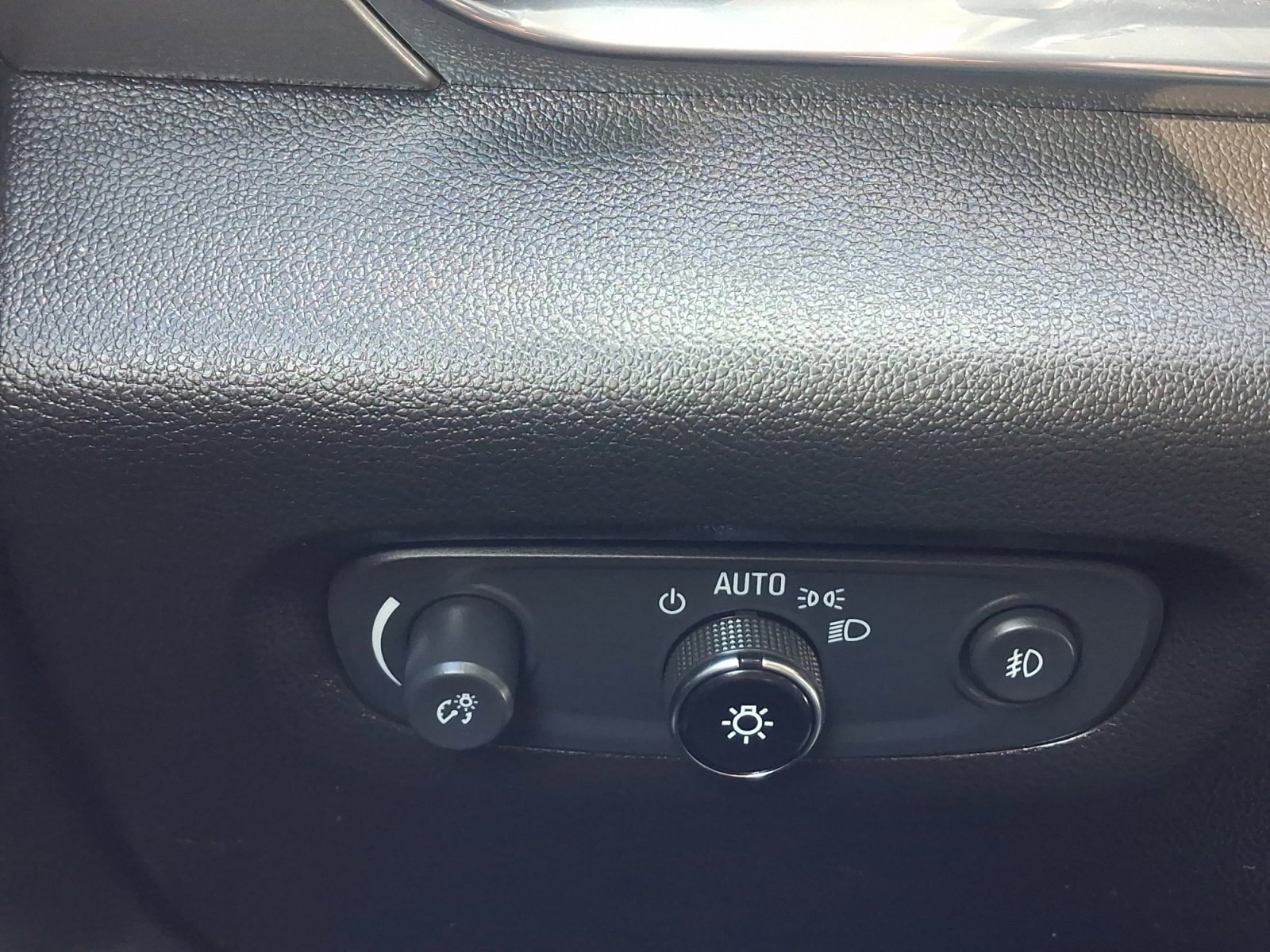 Used 2020 Chevrolet Traverse LT FWD image 27