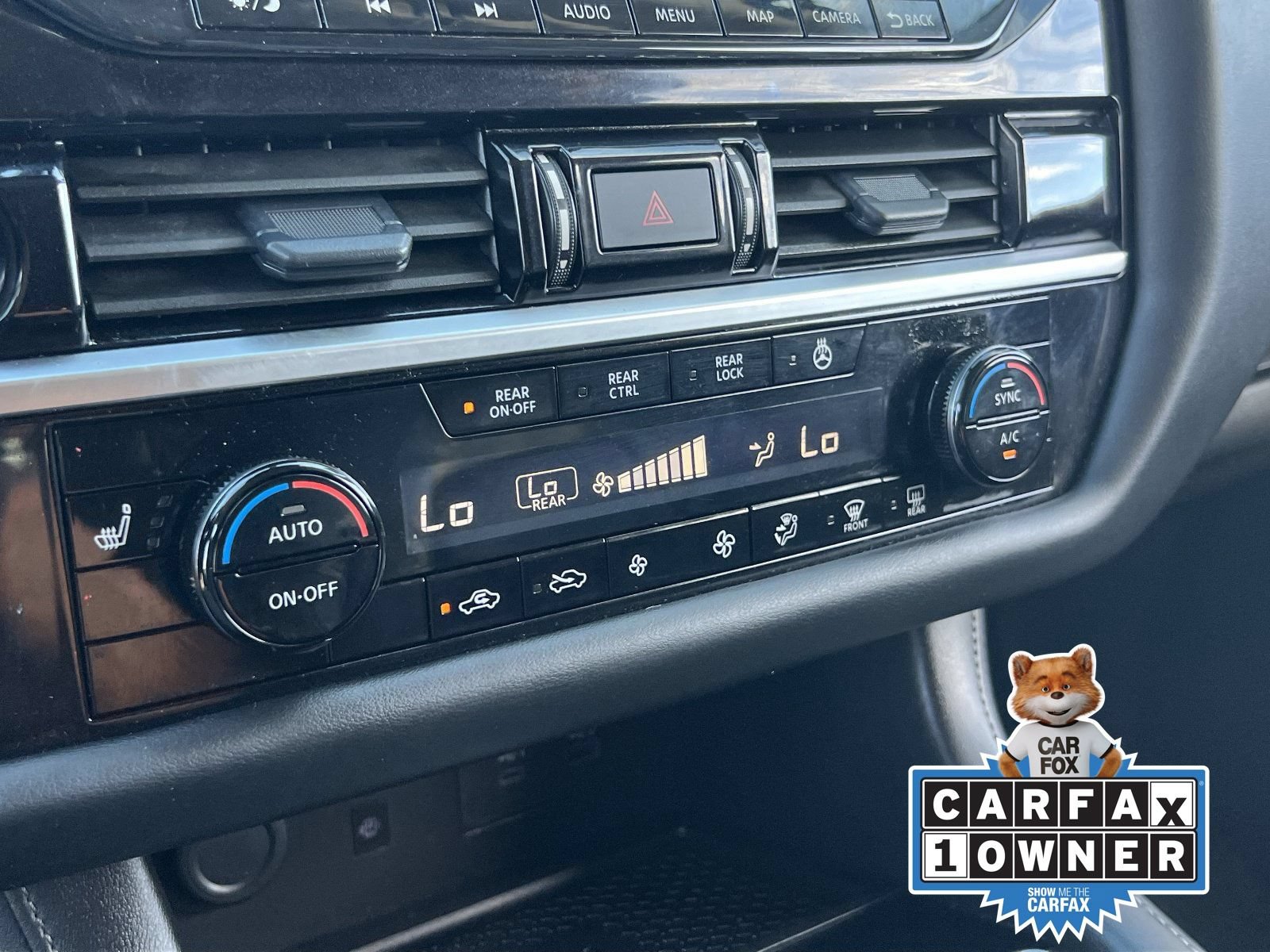 Used 2024 Nissan Pathfinder SL w/ Lighting Package (N92) FWD image 28