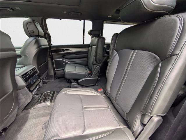 New 2025 Jeep Wagoneer Series II w/ Convenience Group I image 18