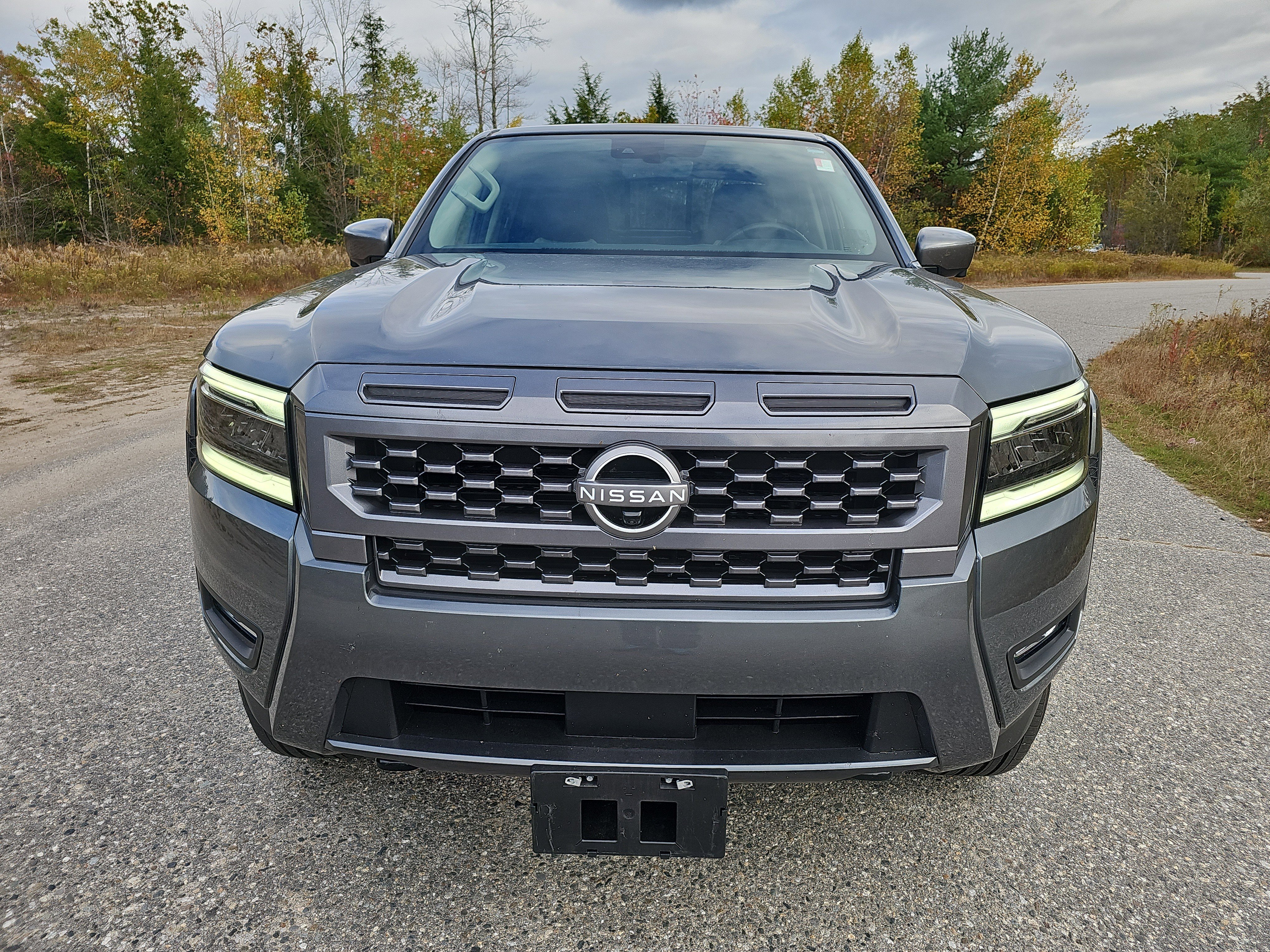 Certified 2025 Nissan Frontier SL image 2