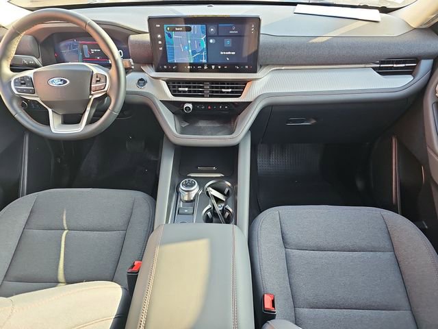 Used 2025 Ford Explorer Active image 21