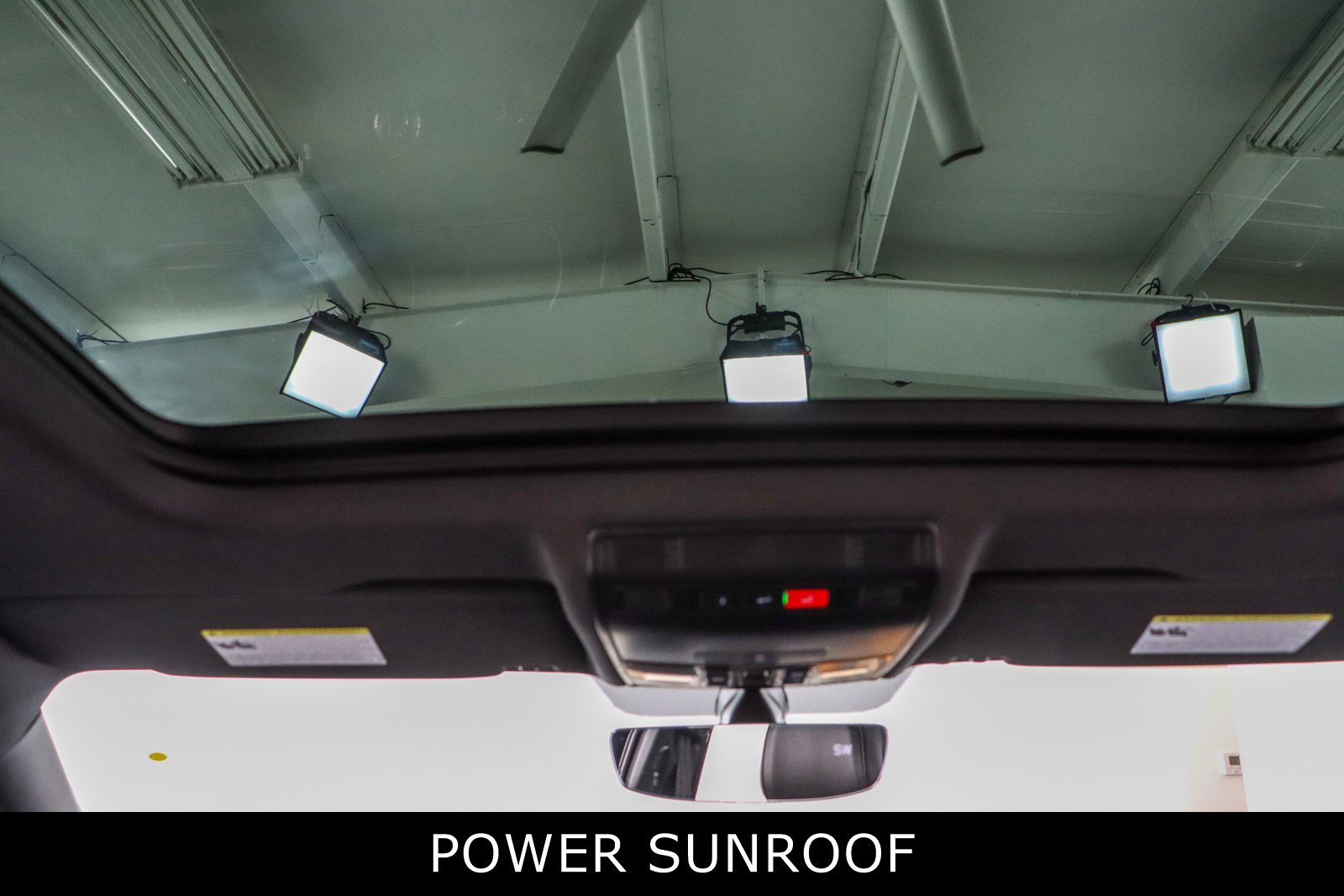 Used 2021 Volkswagen Tiguan SE R-Line image 20