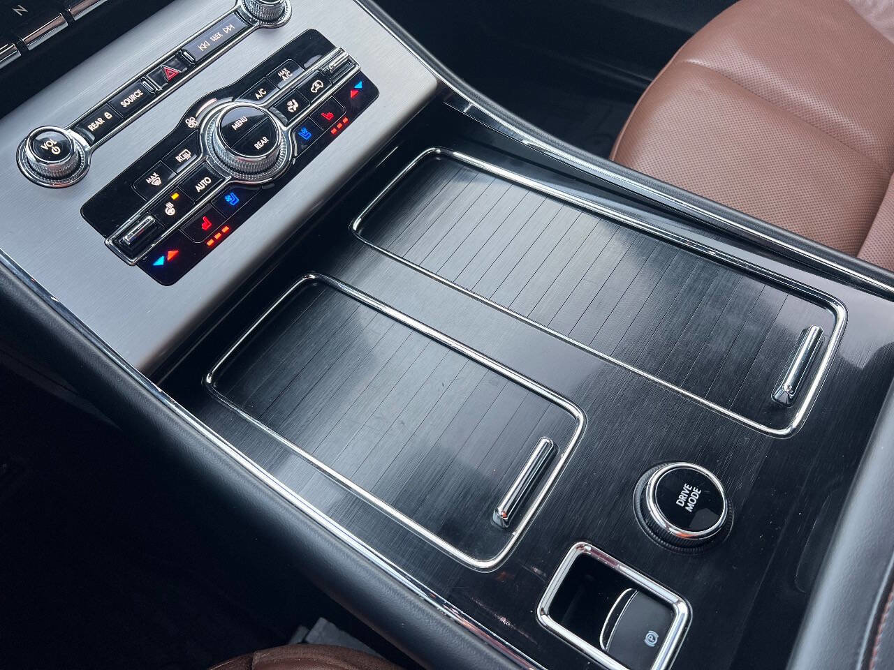 Used 2023 Lincoln Aviator Reserve w/ Class IV Trailer Tow Package image 13