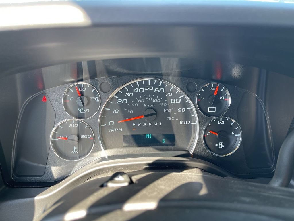 New 2026 Chevrolet Express 2500 Extended w/ Driver Convenience Package RWD image 9
