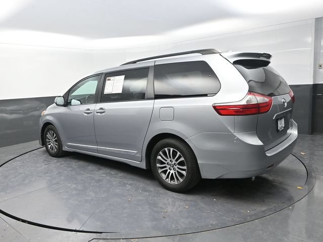 Used 2018 Toyota Sienna XLE FWD image 6