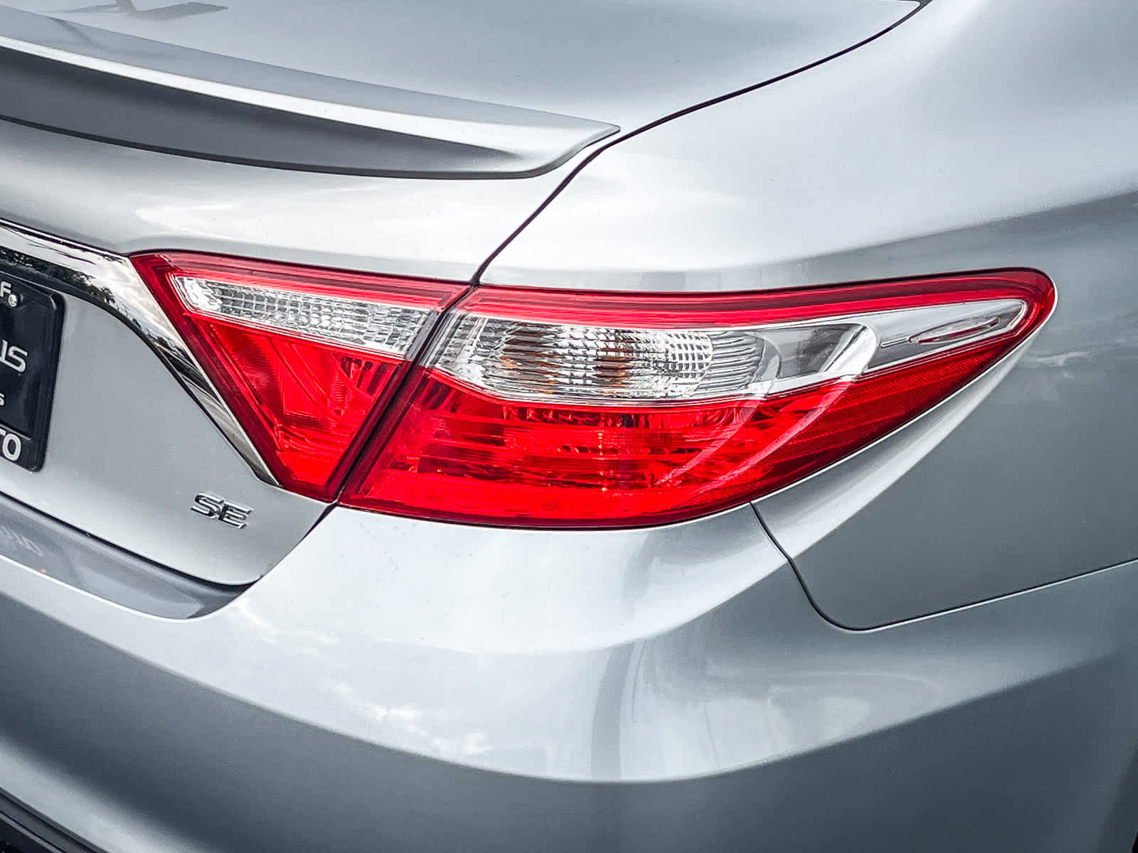 Used 2017 Toyota Camry SE image 8