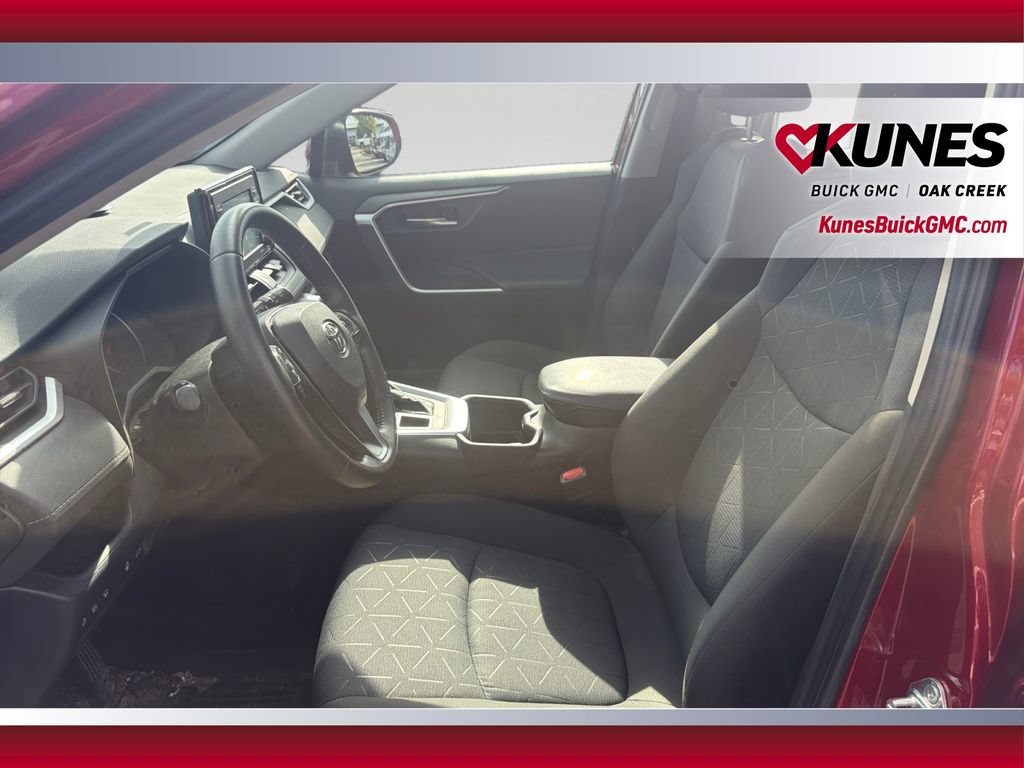 Used 2022 Toyota RAV4 XLE w/ Convenience Package AWD/4WD image 17