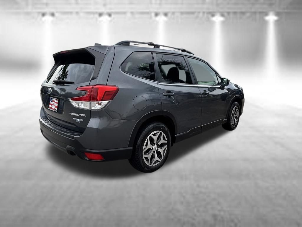 Used 2020 Subaru Forester Premium AWD/4WD image 4
