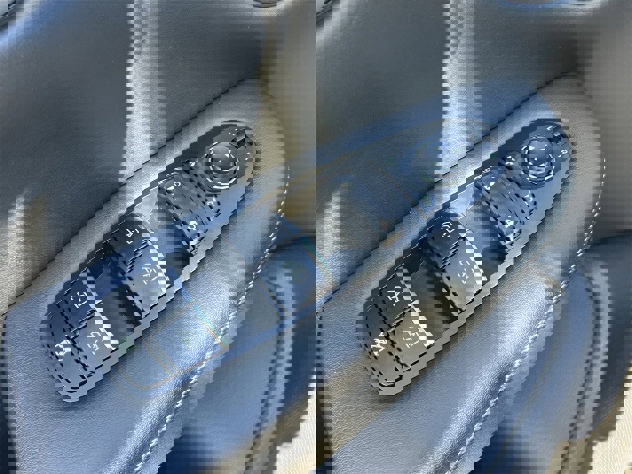 Certified 2022 INFINITI QX50 Luxe w/ Appearance Package image 29