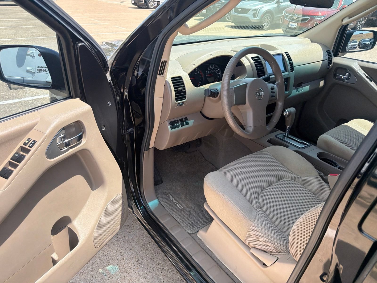 Used 2008 Nissan Frontier SE w/ SE Value Truck Pkg RWD image 7