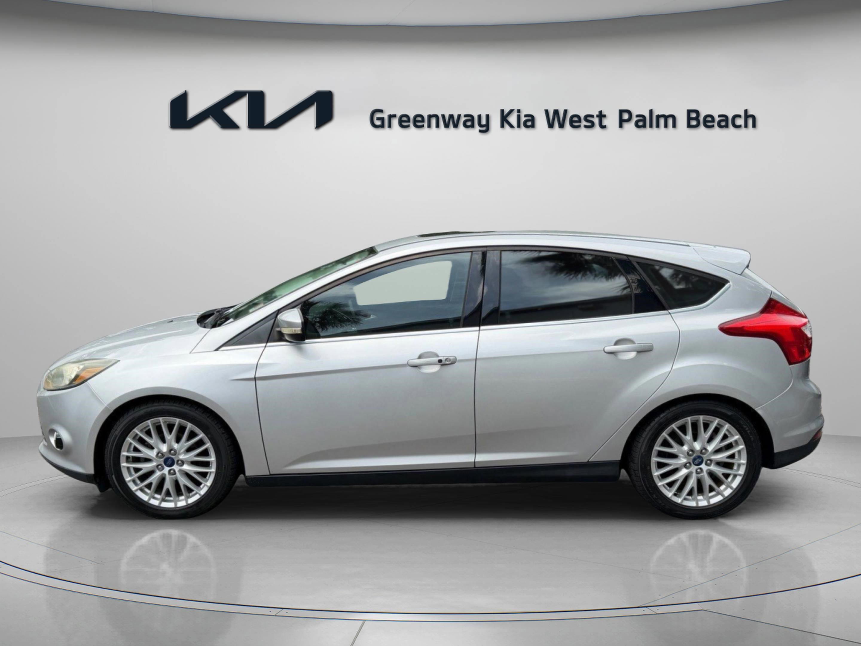 Used 2014 Ford Focus Titanium FWD image 4