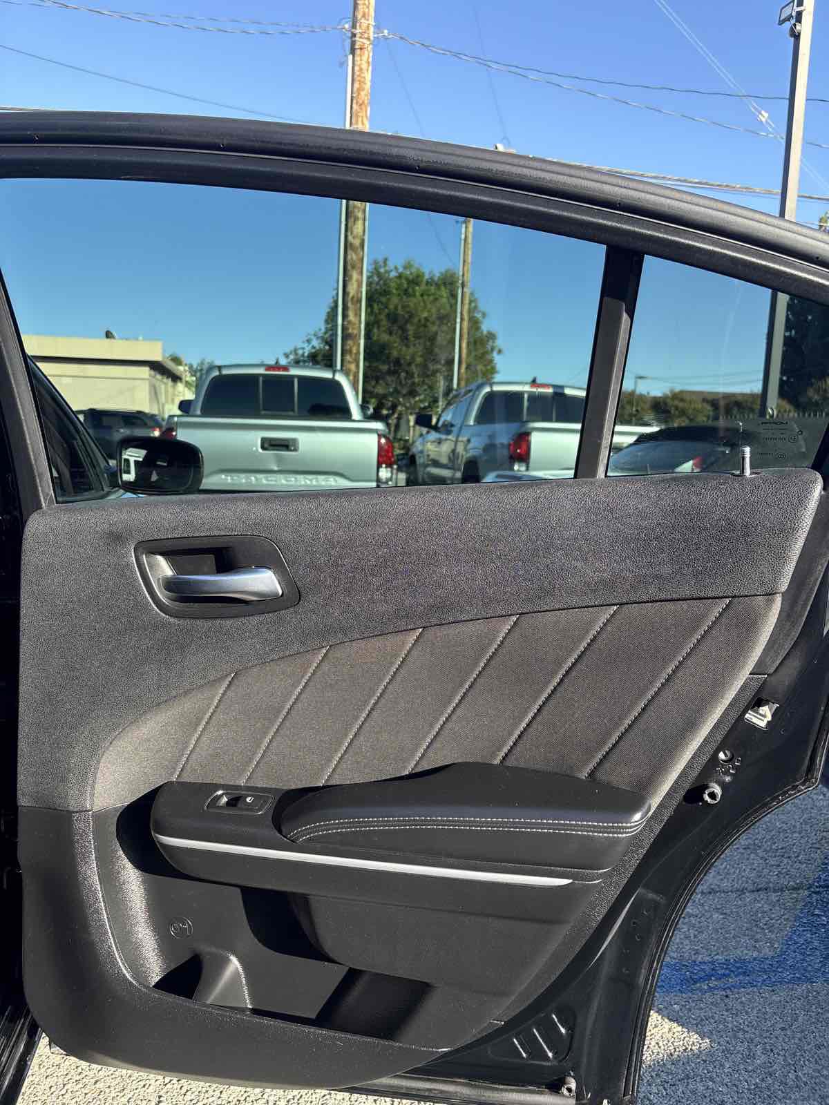 Used 2019 Dodge Charger SXT image 15