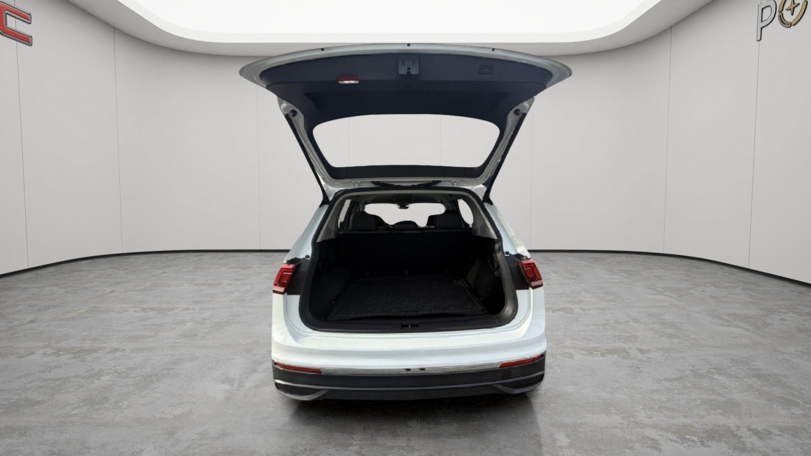 Used 2024 Volkswagen Tiguan SE AWD/4WD image 30