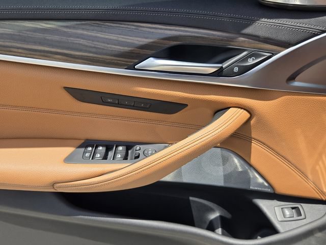 Used 2022 BMW M550i xDrive w/ Executive Package AWD/4WD image 26