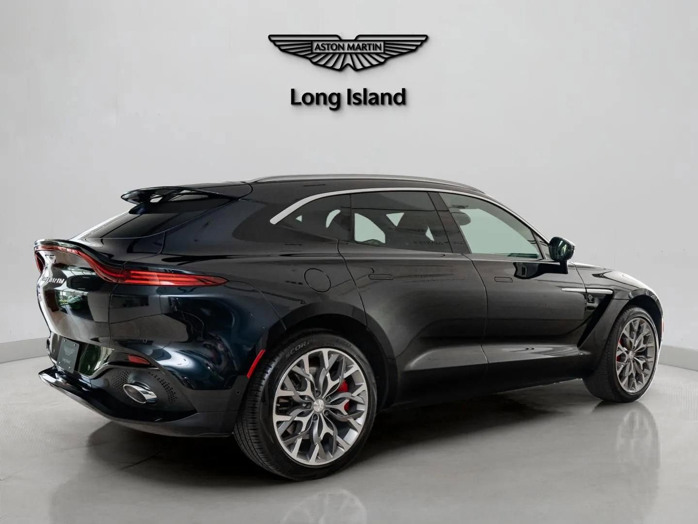 Used 2023 Aston Martin DBX AWD/4WD image 4