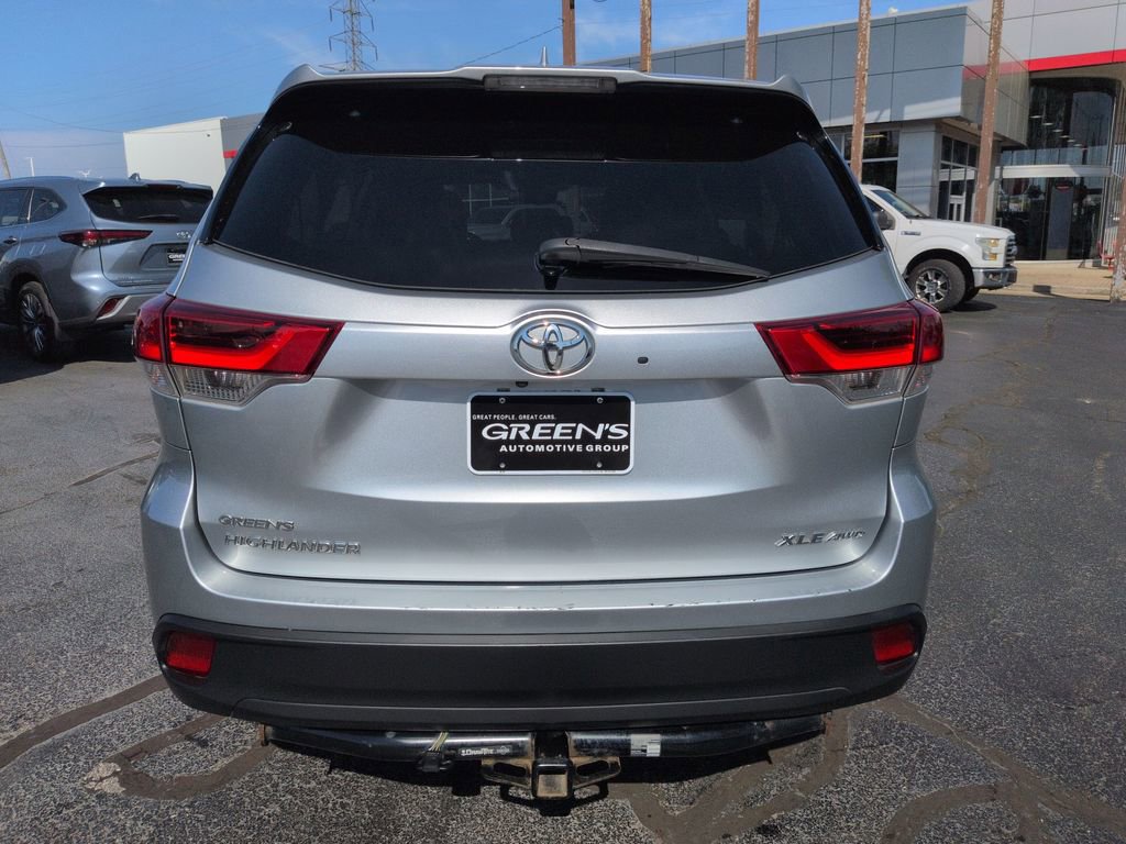 Used 2018 Toyota Highlander XLE AWD/4WD image 4