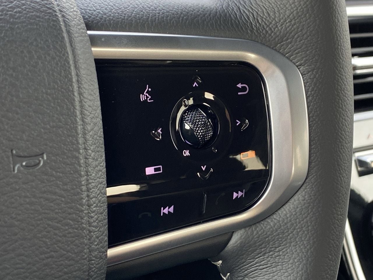 New 2026 Nissan Armada SL w/ Captain's Chari Seat Package image 34