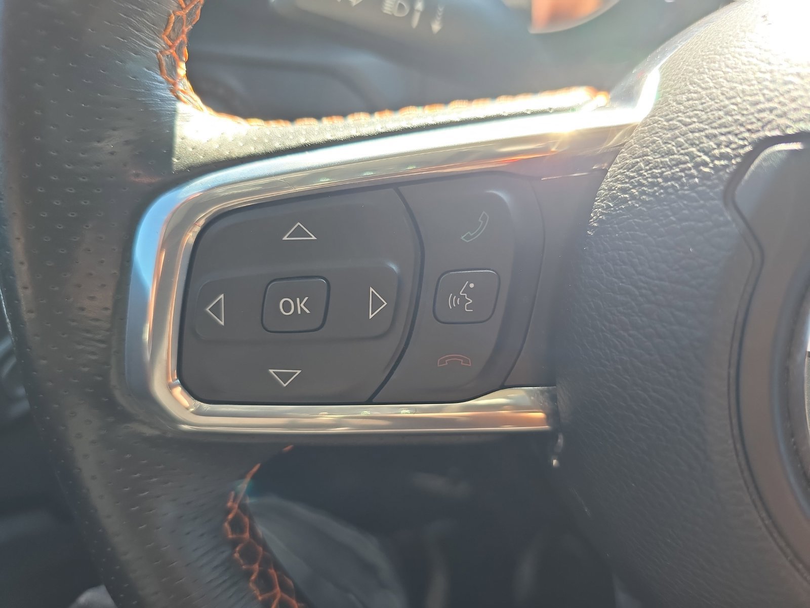 Used 2023 Jeep Gladiator Mojave AWD/4WD image 21