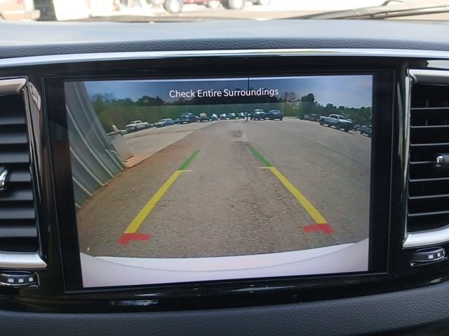 Used 2024 Chrysler Pacifica Touring-L image 32