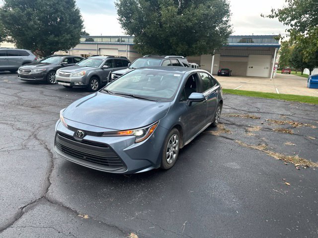 Used 2025 Toyota Corolla LE FWD image 3