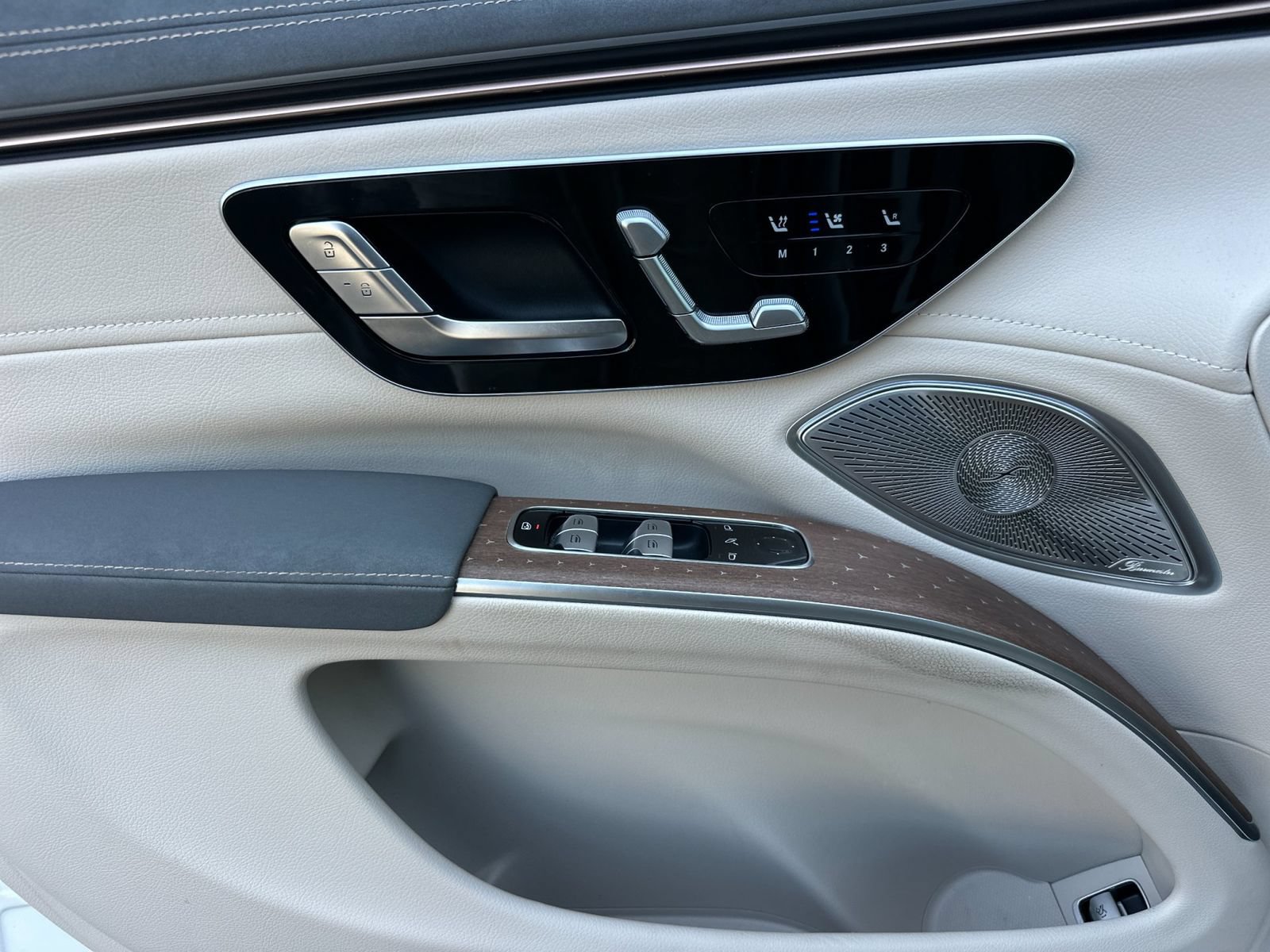 Certified 2024 Mercedes-Benz EQS 450+ SUV image 12