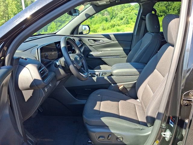Used 2024 Chevrolet Traverse LT FWD image 11