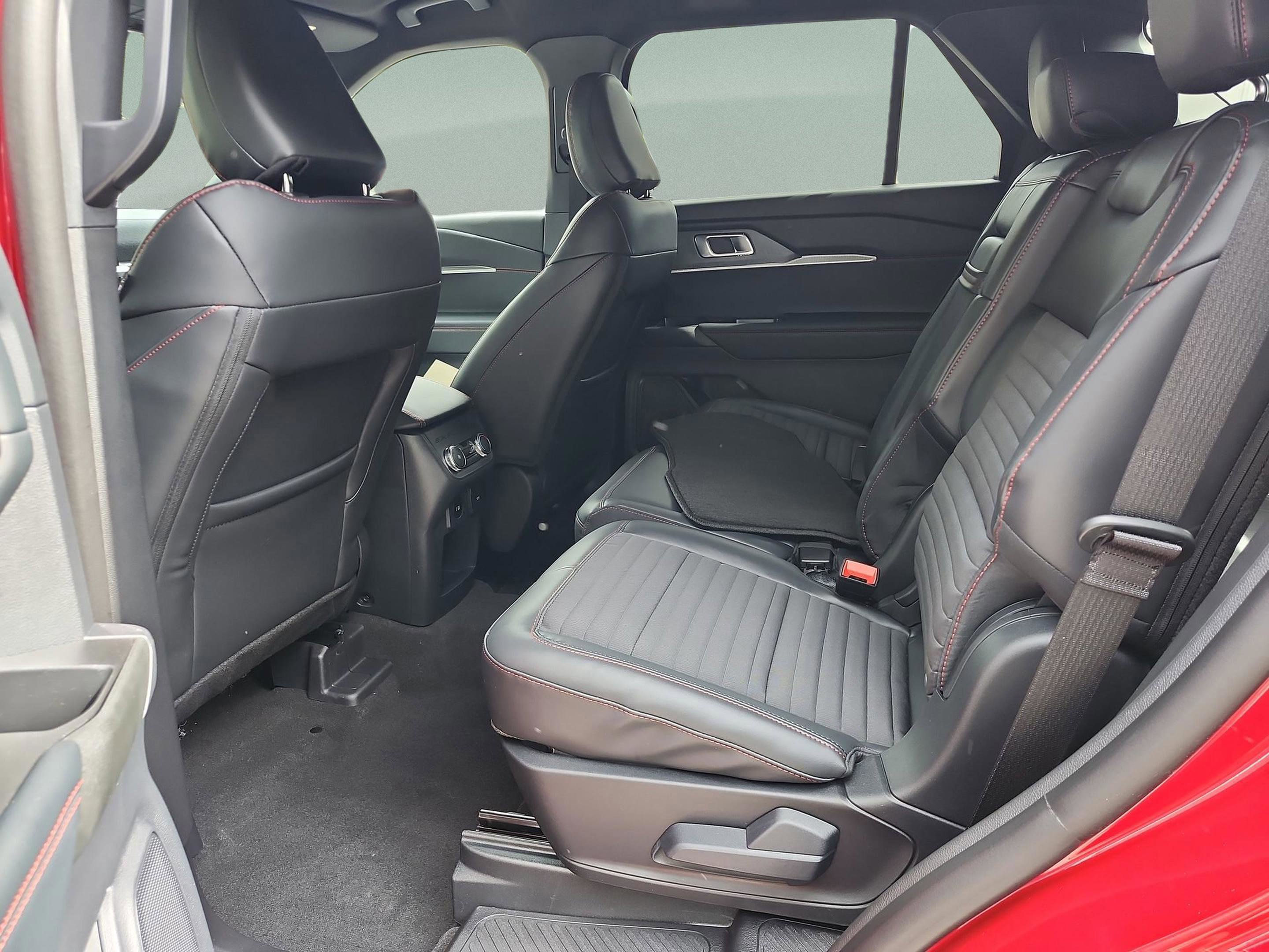 New 2026 Ford Explorer ST-Line image 21