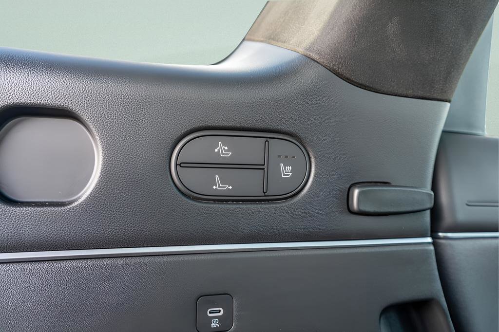 Used 2026 Hyundai Palisade Calligraphy image 14