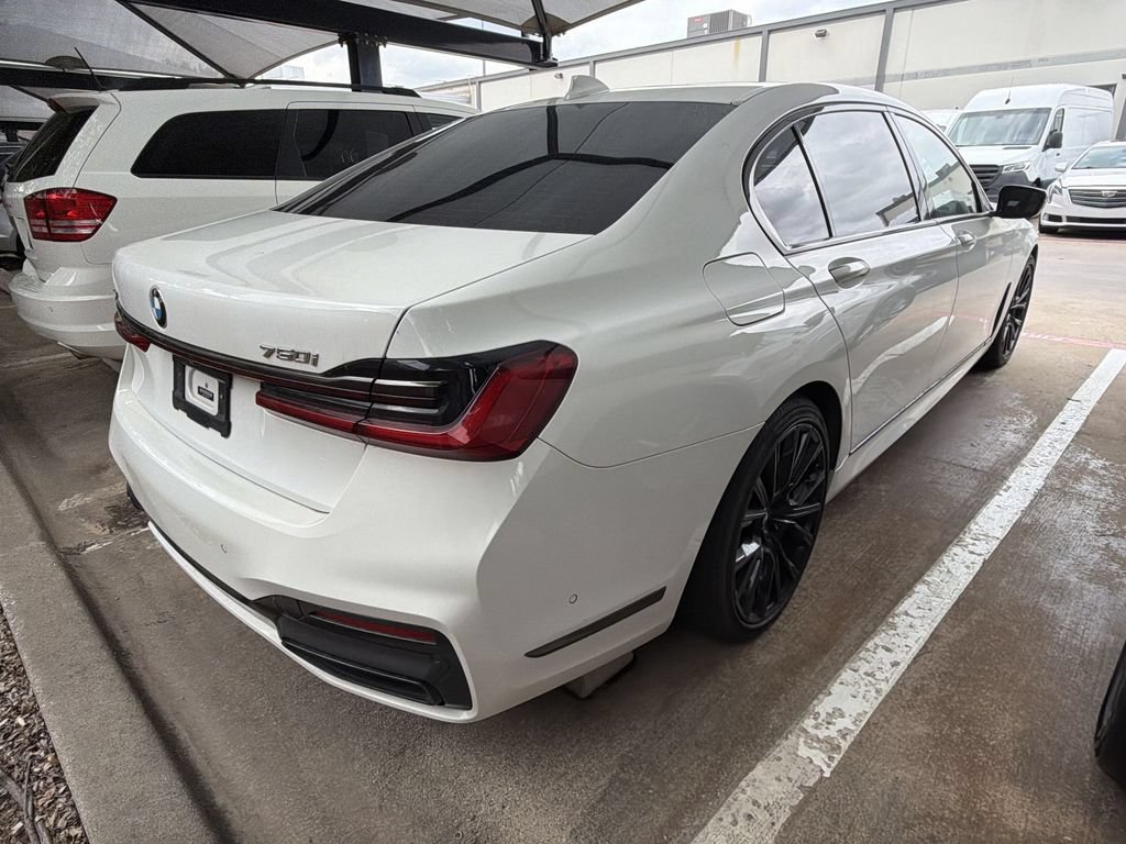 Used 2022 BMW 750i xDrive w/ Executive Package AWD/4WD image 3
