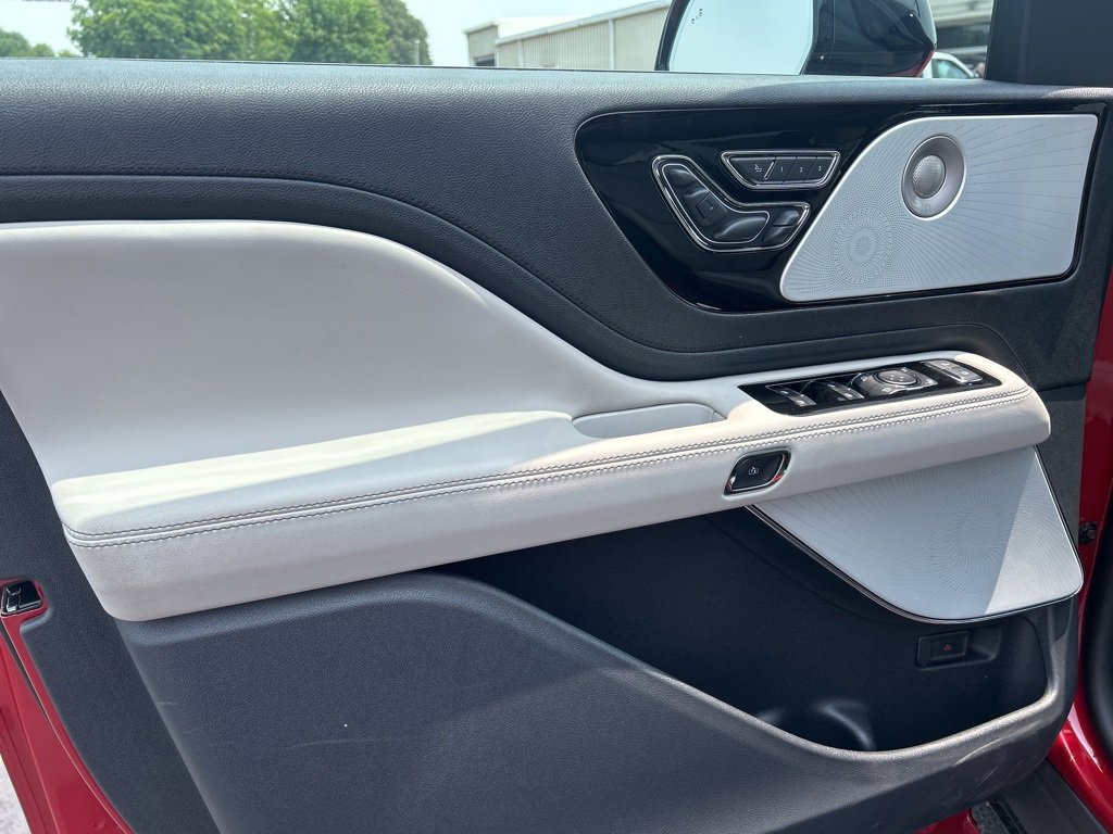 New 2025 Lincoln Aviator Reserve w/ Equipment Group 201A image 10