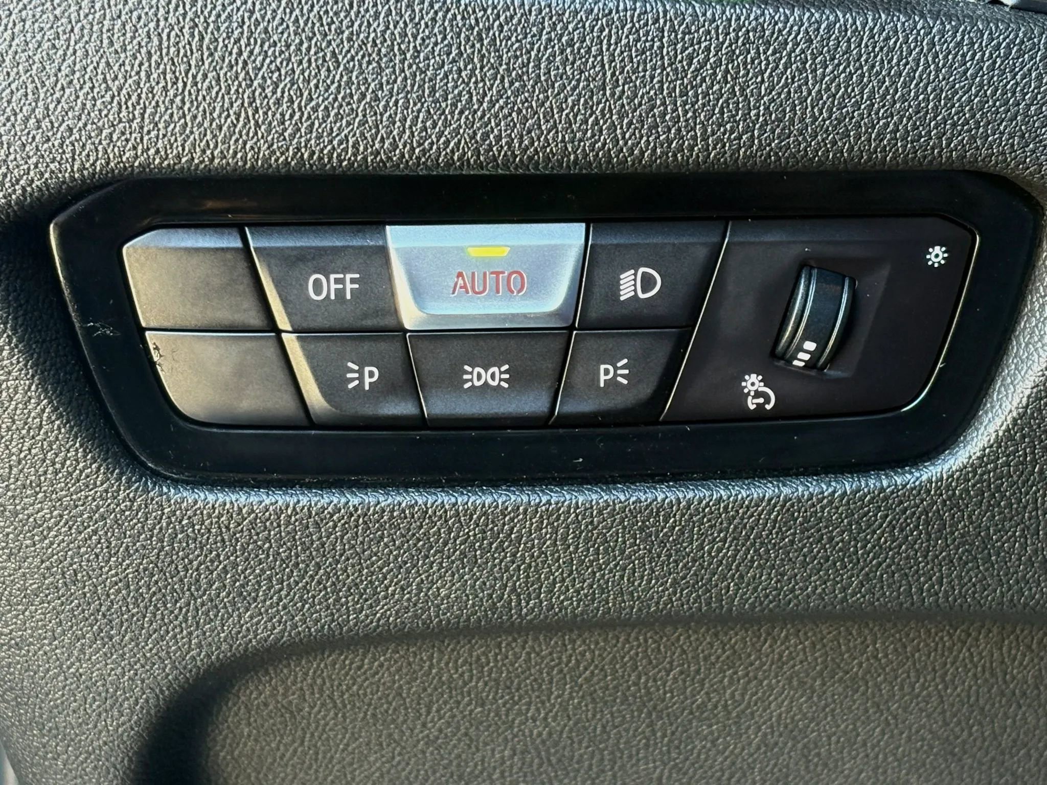 Used 2022 BMW 330i Sedan w/ Driving Assistance Package image 22