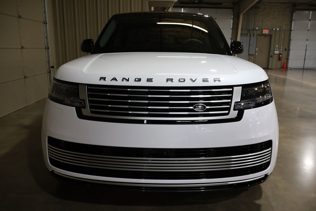 Used 2024 Land Rover Range Rover Long Wheelbase SE image 11