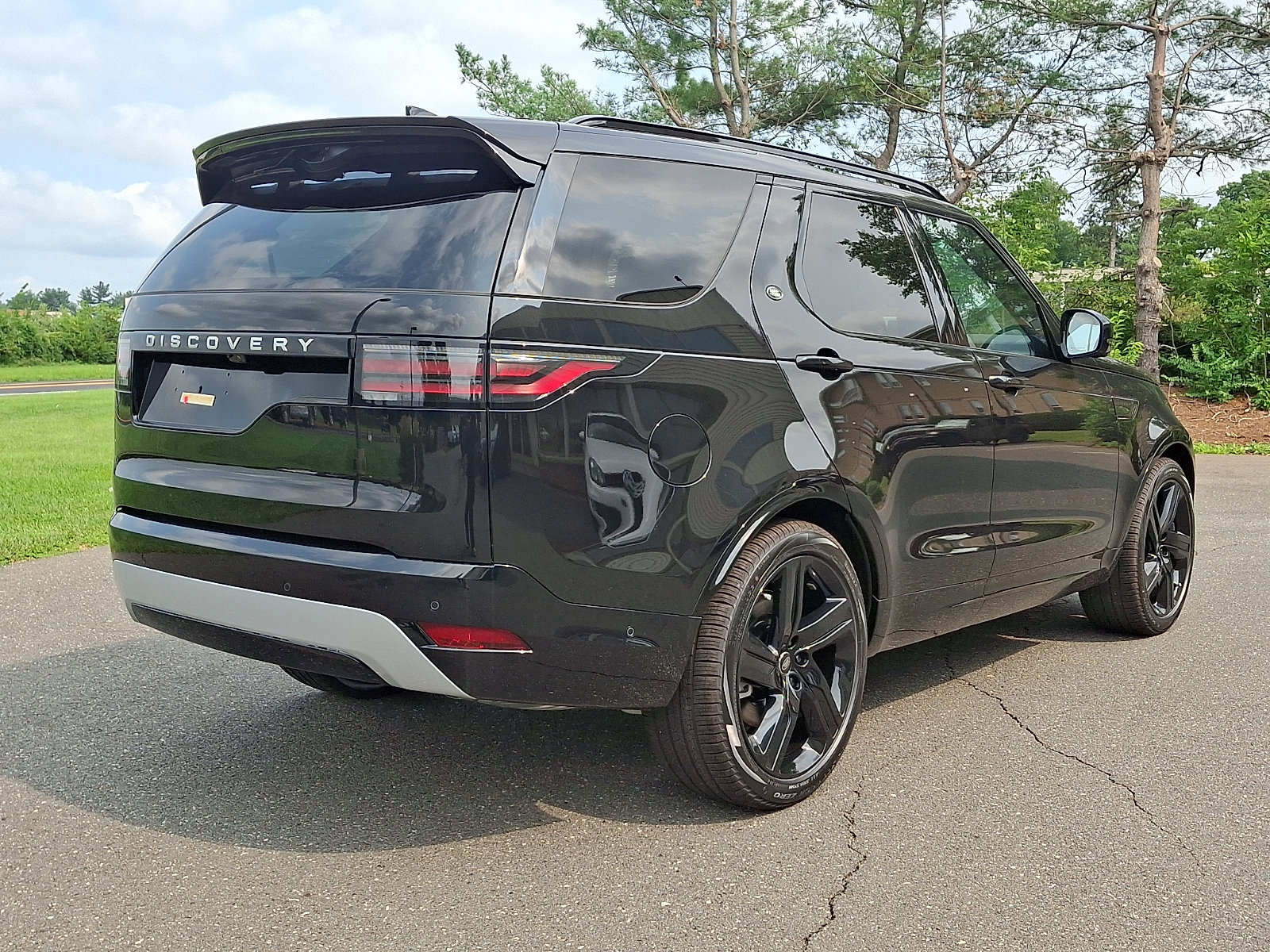 New 2026 Land Rover Discovery Limited Edition AWD/4WD image 6