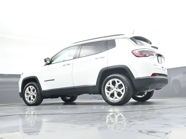 Used 2024 Jeep Compass Latitude AWD/4WD image 34