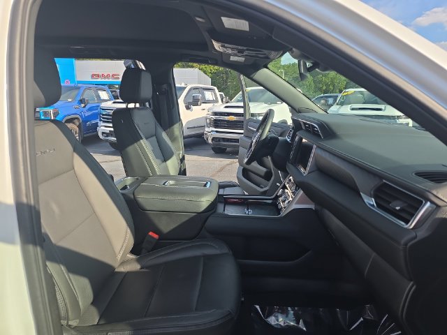 Used 2024 GMC Yukon Denali AWD/4WD image 11