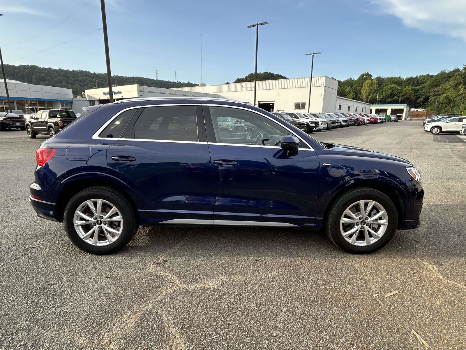 Used 2025 Audi Q3 2.0T Premium AWD/4WD image 8